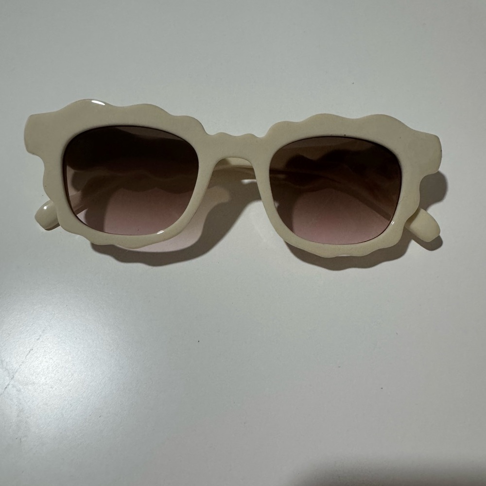 Vici - Cream Scalloped Sunglasses